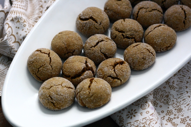 Vegan Ginger Molasses Cookies | doughseedough.net